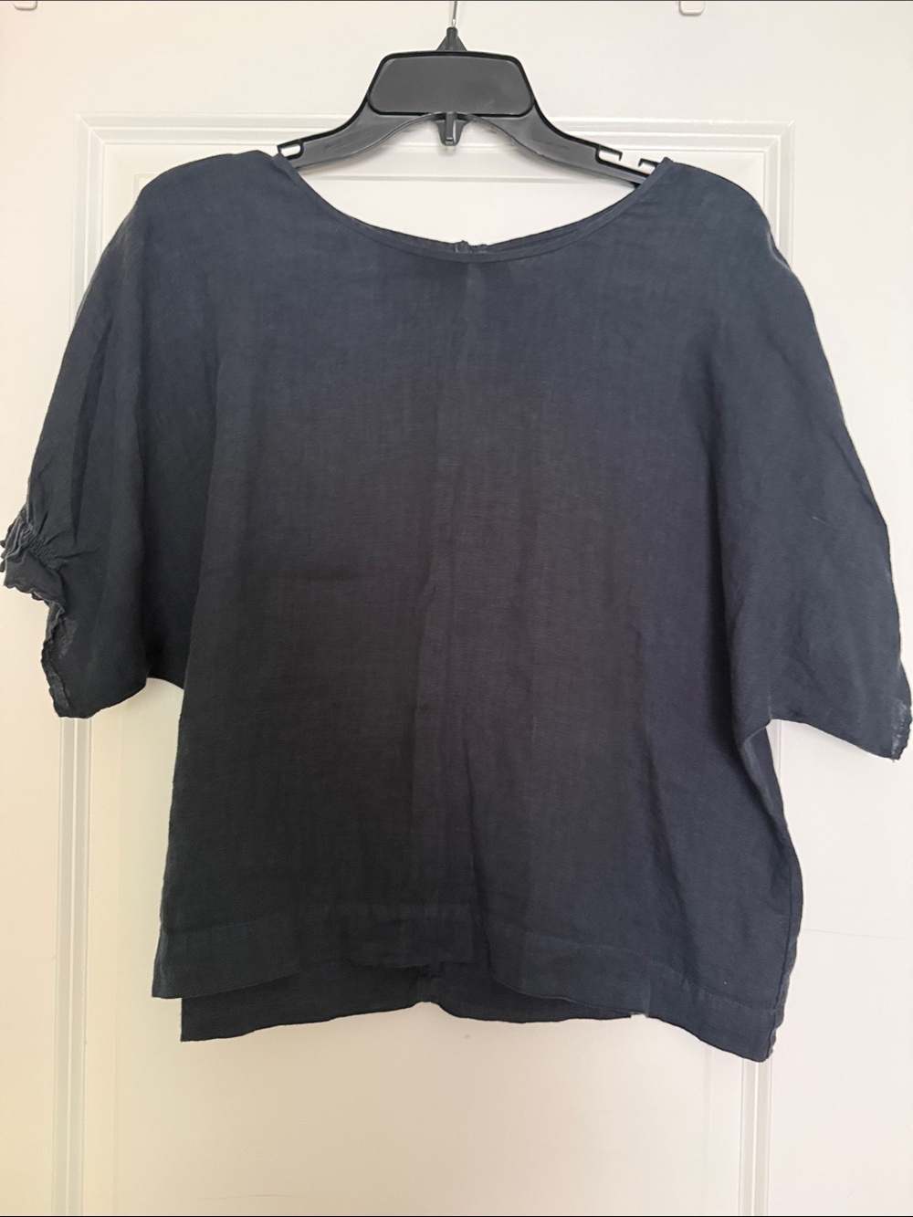 Velvet by Graham & Spencer flowy Linen Top